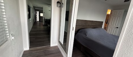Ferros/tábuas de passar roupa, Wi-Fi de cortesia, roupa de cama