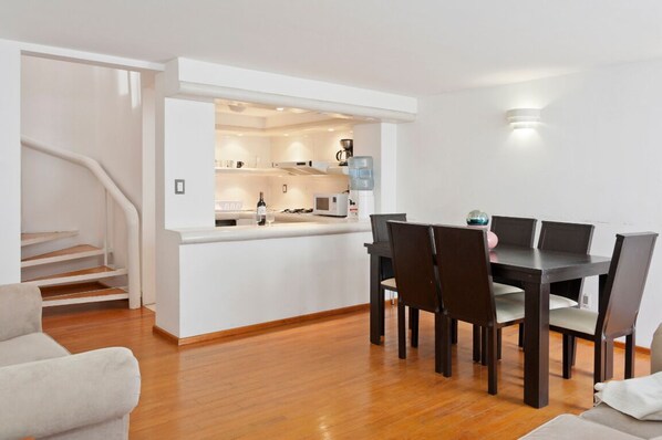 Dining - Town House 2 in San Ángel 2BR/3BA 1 Queen 2 Twin 1 Sofa bed double (Ciudad de México)