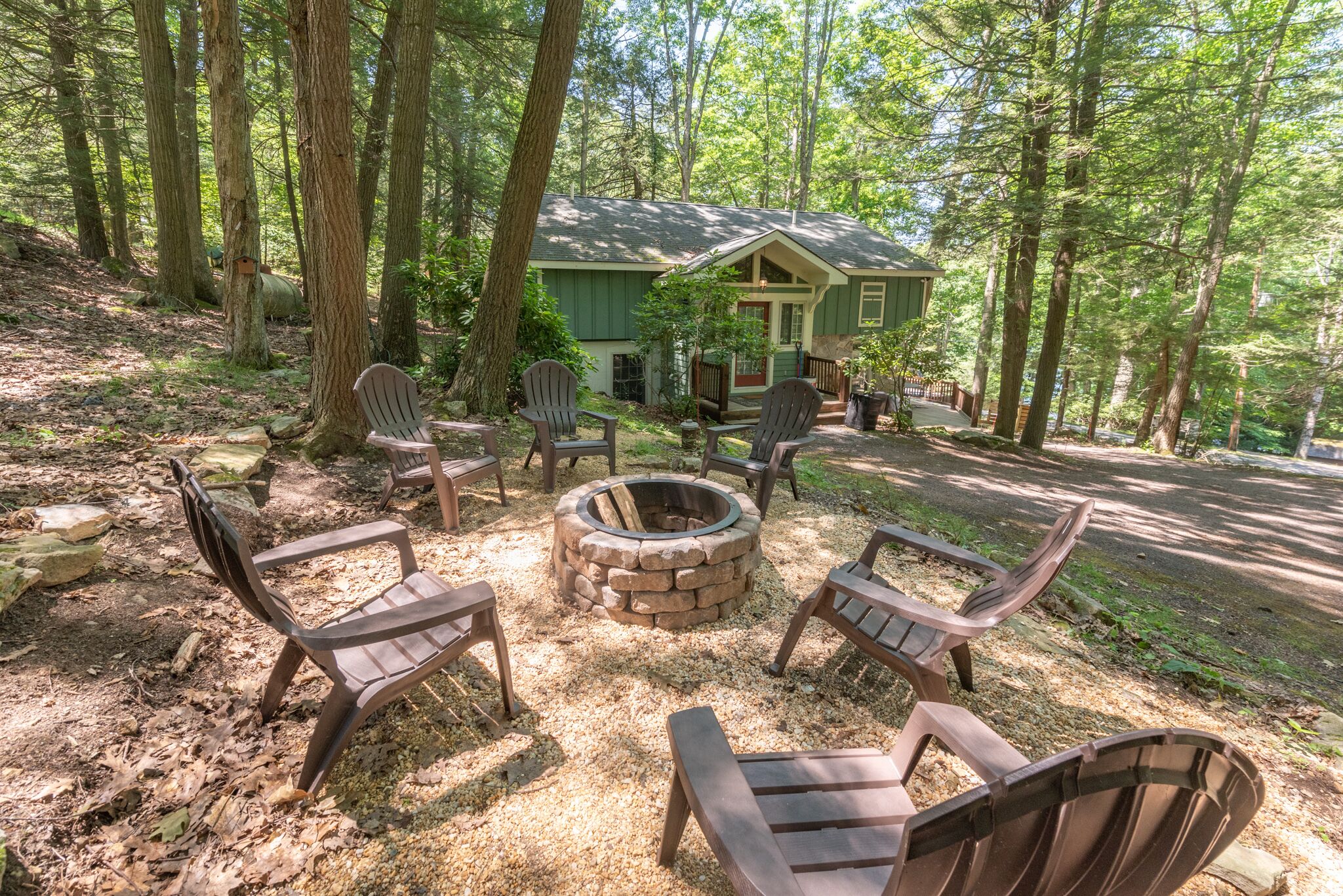 New! Serenity Shores: Lake Area, Hot Tub, Fireplace, Fire Pit, A/C!