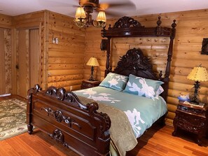 7 bedrooms, in-room safe, desk, iron/ironing board - My house is unique,  welcome EVERYONE to  enjoy beautiful VALLEY in Swane Lake.  (Swan Lake)