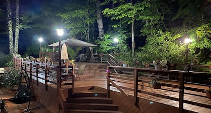 My house is unique, welcome EVERYONE to enjoy beautiful VALLEY in Swane Lake.