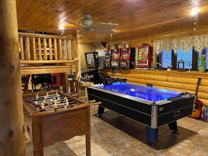 Spielezimmer