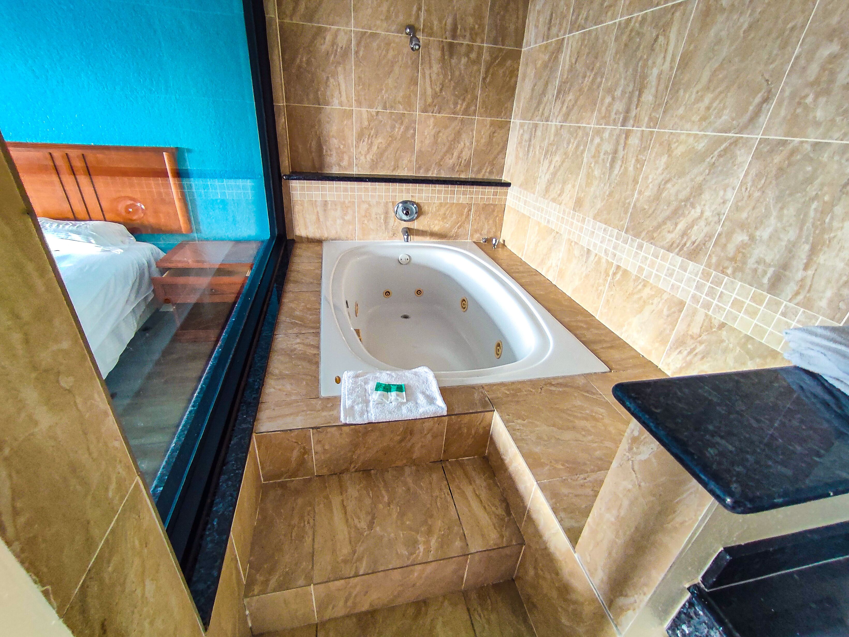 Clover Inn & Suites — photo 2