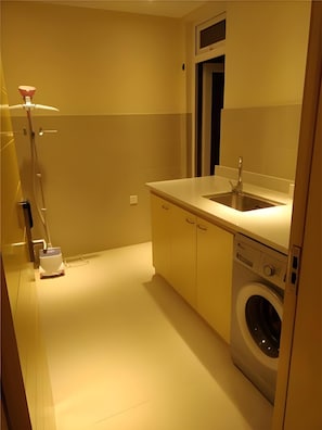 Bathroom - City Comfort Inn Wuhan Guanggu Textile University (Wuhan)