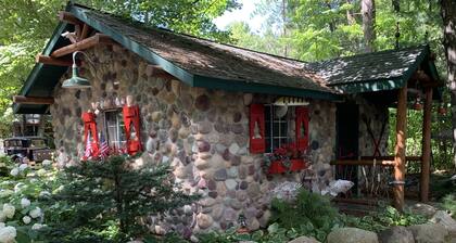 Cozy cabin gas fireplace heated floors one bedroom studio