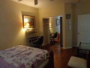 1 bedroom, in-room safe, desk, iron/ironing board - Don Room 2 (Lancaster)