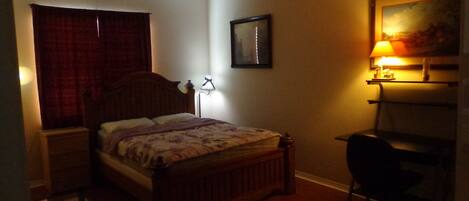 1 bedroom, in-room safe, desk, iron/ironing board