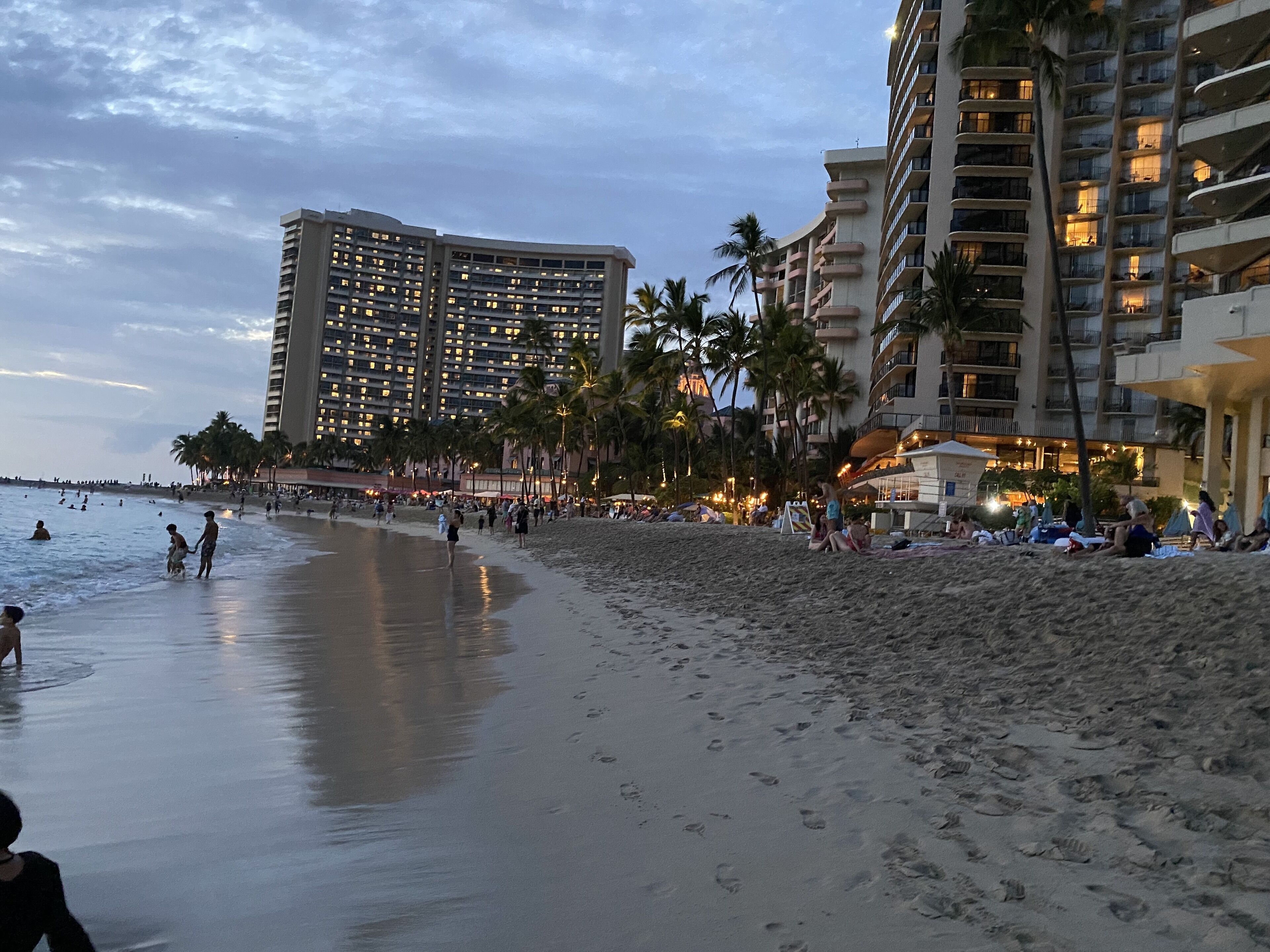 En la playa y toallas de playa 