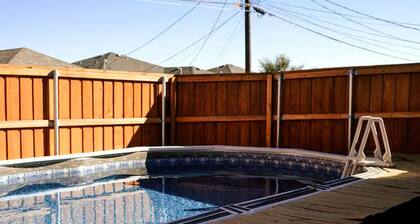 McKinley House Prime - Patio, Pool and Garage