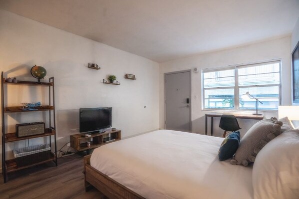 1 bedroom, Internet - Tower Apartment 1 (Stann Creek District)