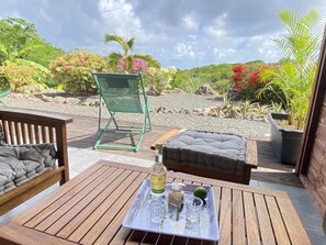 Outdoor dining - Villa Ti Ma-El, F2 quiet sea view Sainte-Anne   (sainte anne)