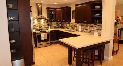 Lovely La Costa condo -walk to Spa & Golf course, close to beach & Legoland