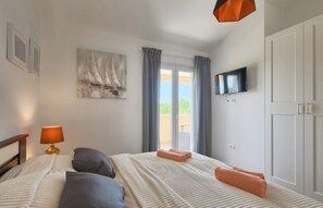 3 Schlafzimmer, Zimmersafe, Bügeleisen/Bügelbrett, Reisekinderbett