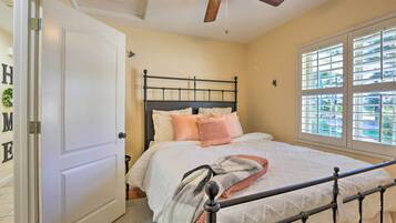 3 Schlafzimmer, Schreibtisch, Bügeleisen/Bügelbrett, Internetzugang