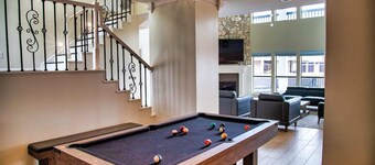 Waterfront villa w/ pool, hot tub, outdoor kitchen.