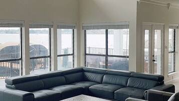 Smart TV, lareira, escritórios