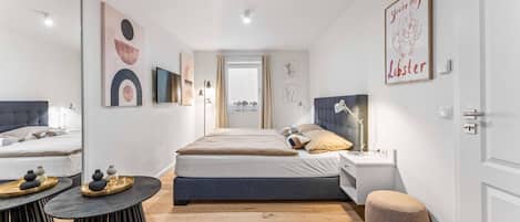 4 chambres, coffres-forts dans les chambres, bureau