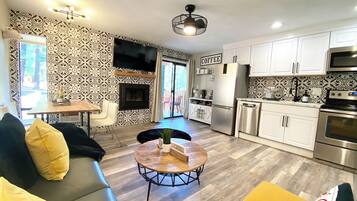 Smart TV, fireplace, table tennis, offices