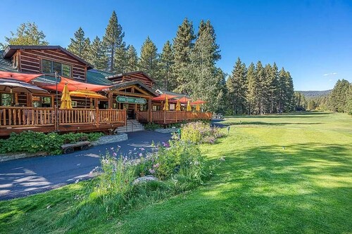Lazy Bear YELLOW  5min From Kings Beach & Northstar Pool Spa Game Room