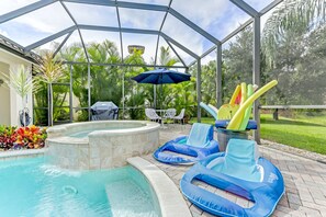 A heated pool - Tivoli: Lakefront, Private Pool, Hot Tub, EV Charger (Naples)