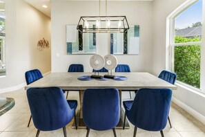Dining - Tivoli: Lakefront, Private Pool, Hot Tub, EV Charger (Naples)