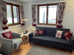 TV - Nice apartment for 2 people with WIFI, TV and balcony (Churwalden)