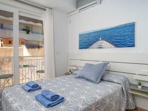 1 bedroom, iron/ironing board, free WiFi - Lovely apartment for 5 people with WIFI, pool, A/C, TV and terrace (Benalmádena)