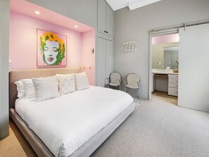 4 bedrooms, travel crib, WiFi, bed sheets