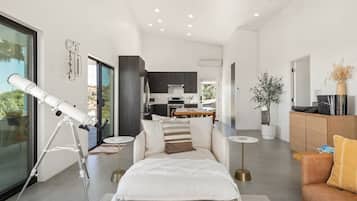 电视、壁炉、立体声音响