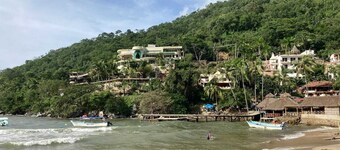 Oceanview FAST WiFi Private Yard Pool Executive Chef Staff Amazing Views