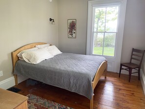 4 soverom, skrivebord, strykejern/-brett og wi-fi (inkludert)