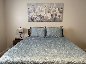 2 soverom, strykejern/-brett, wi-fi (inkludert) og sengetøy