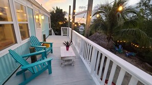 Terrace/patio - 200ft of Waterfront with Tiki & Heated Pool - Boaters Paradise  (Key Largo)