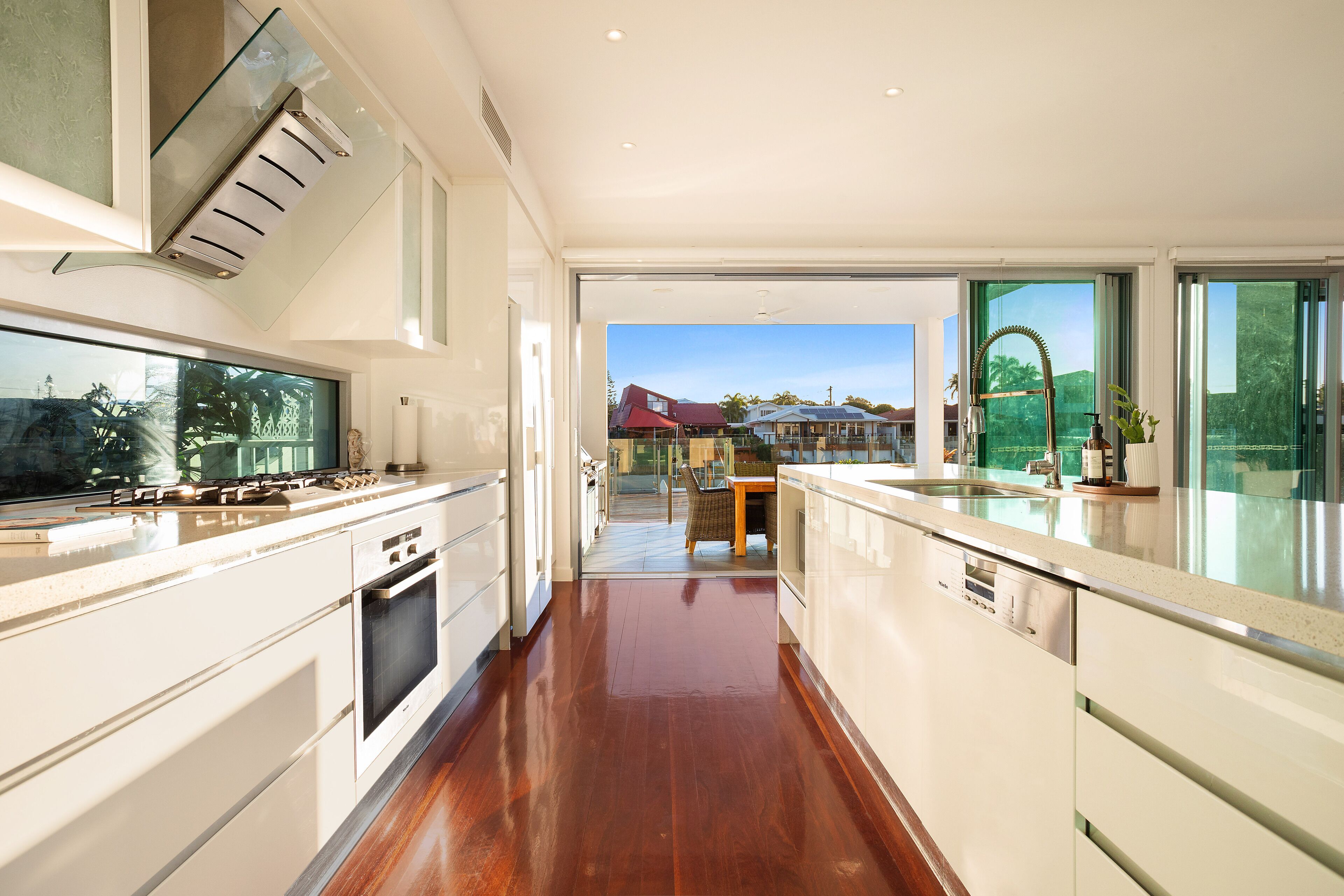 Stunning Waterfront home on the Gold Coast*Heated Pool* \nPet Friendly. — image 18