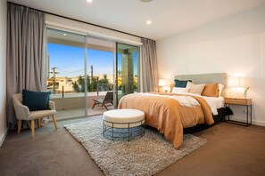 4 Schlafzimmer, Schreibtisch, Bügeleisen/Bügelbrett, kostenloses WLAN