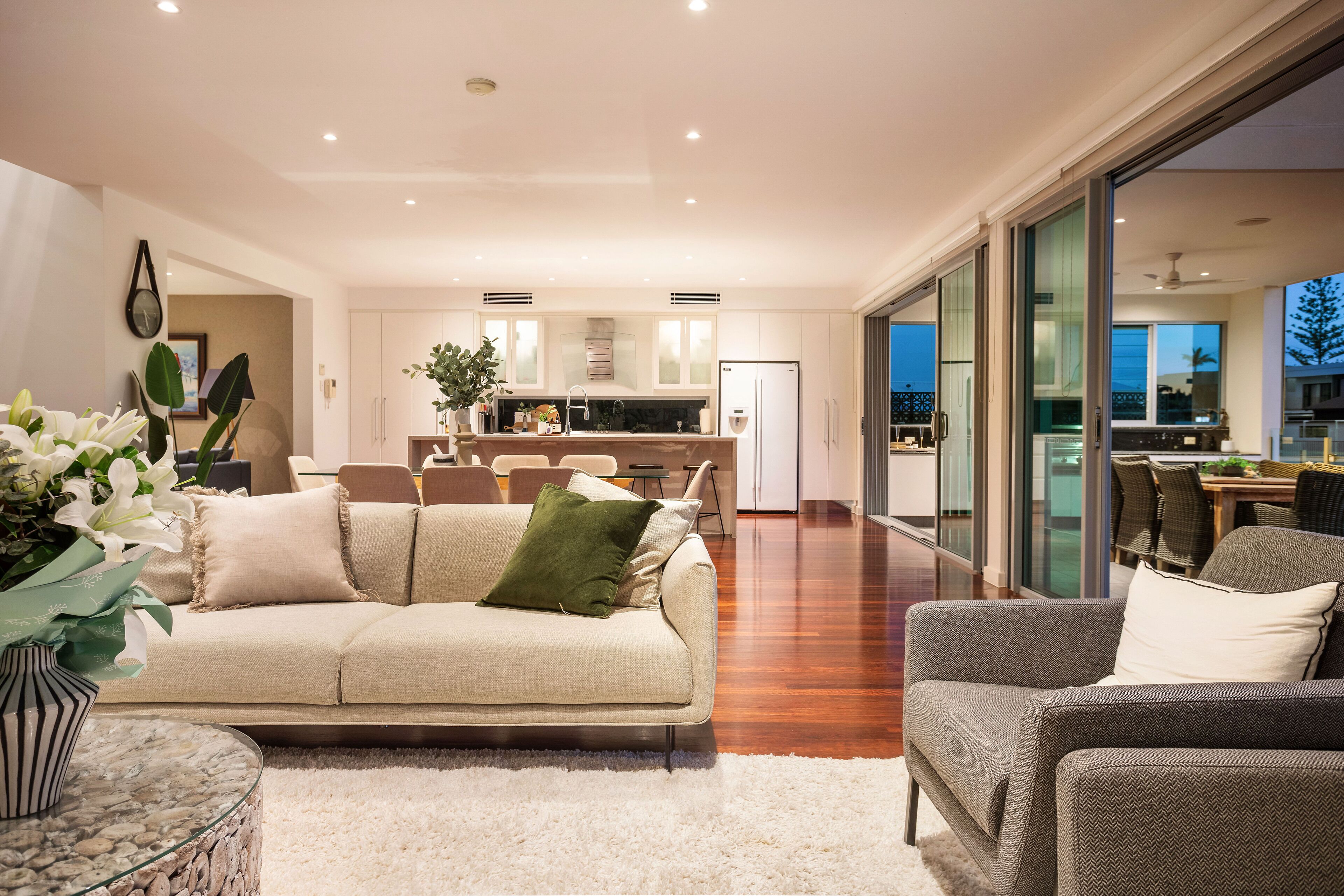 Stunning Waterfront home on the Gold Coast*Heated Pool* \nPet Friendly. — image 10
