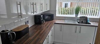 3-Beds, Sleeps 6 Walking distance to Castle & Town