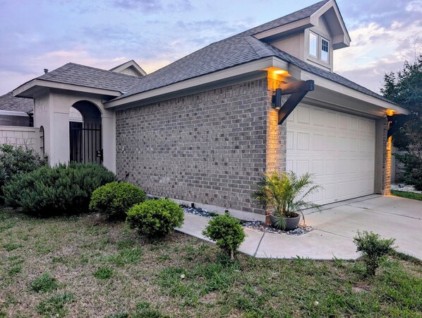 Exterior - Private escape  (Kyle)