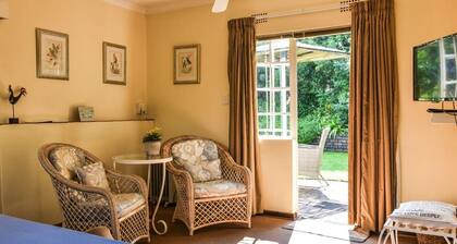 Rockfig Cottage for 2 people with wonderful private terrace in garden!