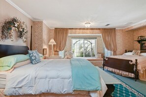 10 bedrooms, desk, iron/ironing board, free WiFi