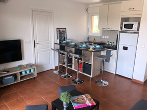 Fridge, microwave, stovetop, dishwasher - Buddha Zen 33 by Appartements Mistretta (Sainte-Maxime)