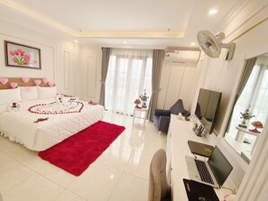 Business Double Room Single Use | Free minibar items, in-room safe, desk, laptop workspace - Ninh Binh Tulip Hotel (Ninh Binh)