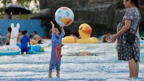 Outdoor pool - Ninh Binh Tulip Hotel (Ninh Binh)
