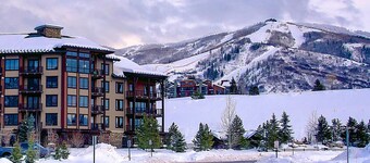 Best Amenities! Heated Pool-3 Hot Tubs-Gym-Game Room Across St + Deck-W/D-Workstation-New Appliances