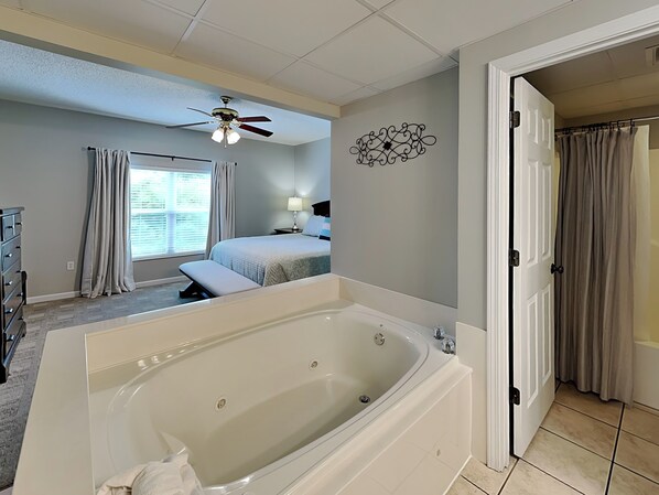 公寓客�房 (#304 - No Pets) | 2 間臥室、獨特裝潢、布置獨特、床單