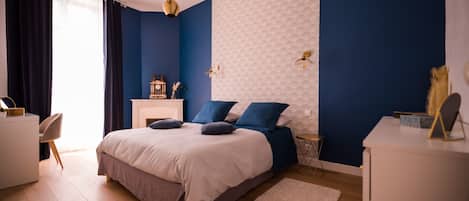 2 chambres, coffres-forts dans les chambres, fer et planche à repasser