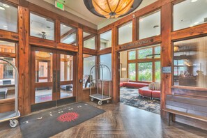 Lobby - Unequalled Ski in Out, Next to Gondola, Sundial 2Br, Pool, Hot tub, Condo Nast Winner C211 (Park City)