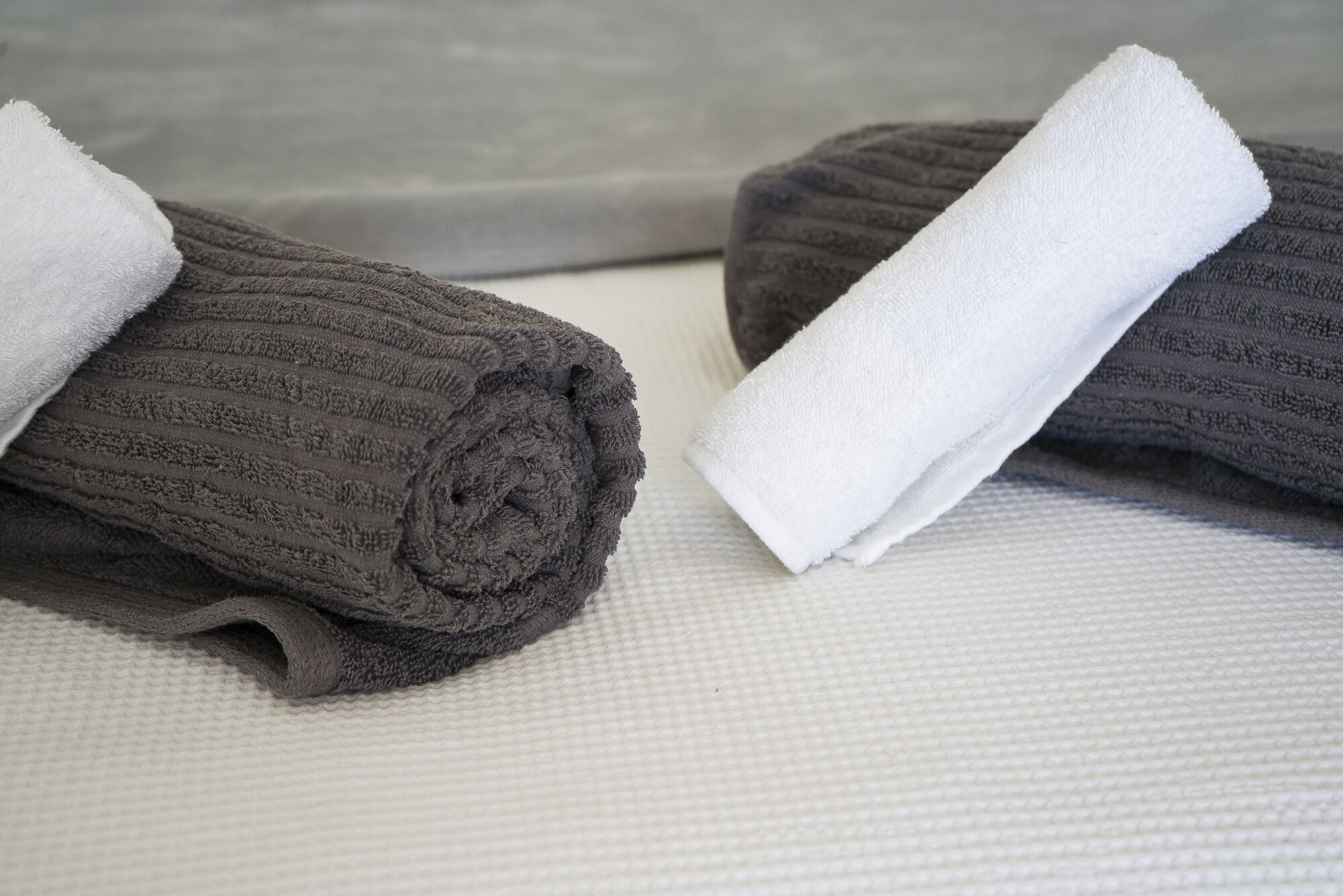 Sunny self contained LOFT near Bondi Beach -AC-Aspect — image 2