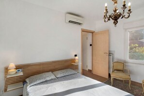1 camera, ferro/asse da stiro, Wi-Fi gratuito, lenzuola