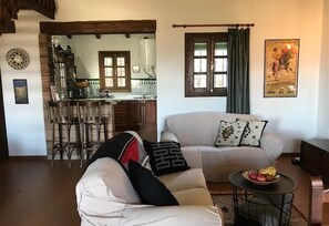 TV, fireplace, DVD player, stereo